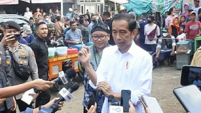 Pastikan Harga Bahan Pokok Stabil Jelang Idul Adha, Jokowi: Bawang Merah Turun dan Ayam Harganya Baik