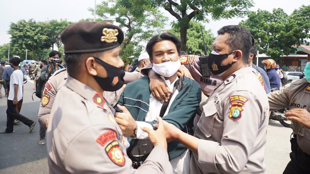 Denny Siregar Tuding Munarman Rencanakan Kerusuhan: Bom Mau Diledakkan di Luar Sidang Rizieq Shihab
