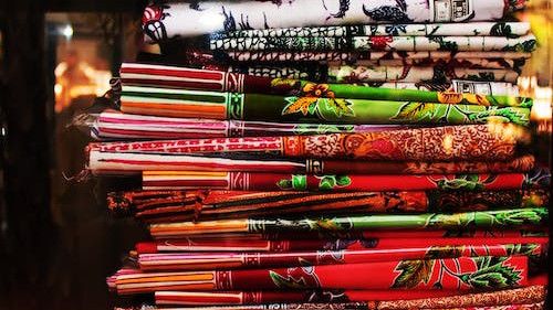 Kain Batik Jadi Pilihan Kado di Hari Ibu, Ini 5 Tips Jaga Keindahan Warna dan Motif Batik