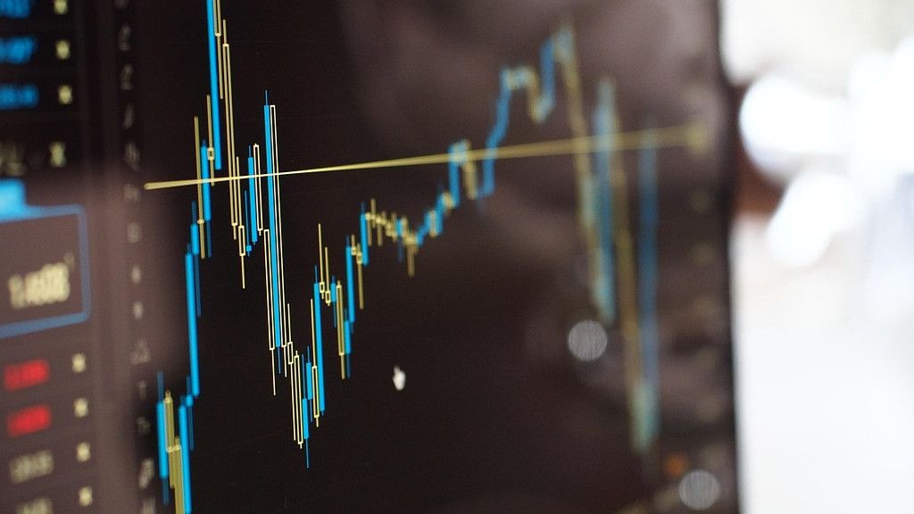 Rupiah Melemah dan IHSG Tembus Batas Trading Halt