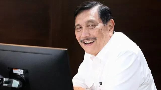 Menko Luhut Minta Warga dan Lansia Tak Keluar Rumah Selama Sebulan ke Depan, Benarkah?