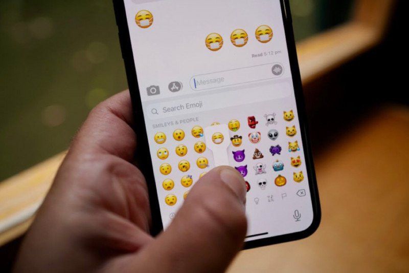 Emoji Tersenyum dengan Masker Segera Hadir di Ponselmu
