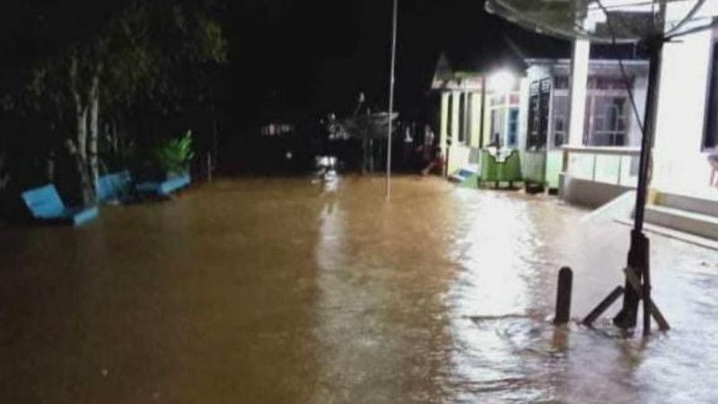 Memprihatinkan, Banjir di Desa Sungai Bakah Kabupaten Melawi Kalbar Rendam 170 Rumah