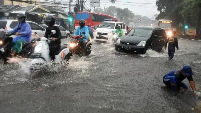 Hujan Lebat, 3 RT di DKI Terendam Banjir pada Jumat Malam Ini, Tinggi Air Capai 80 Cm