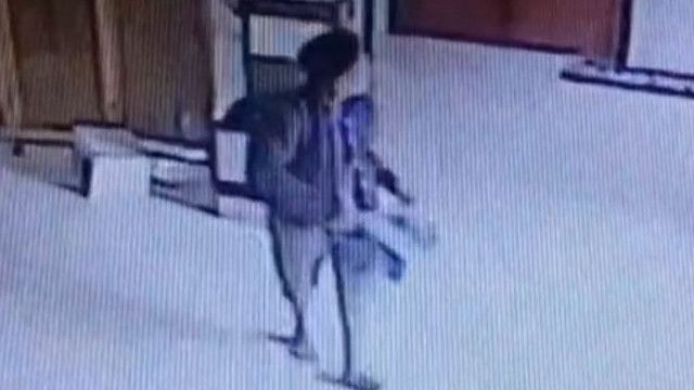 Detik-Detik Maling Kotak Amal di Mushalla Klender, Sempat Matikan CCTV dan Sisakan Uang Rp2 Ribu