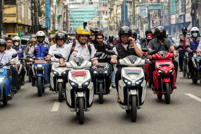 Gubernur Jawa Barat Dukung Insentif Motor Listrik hingga Rp7 Juta