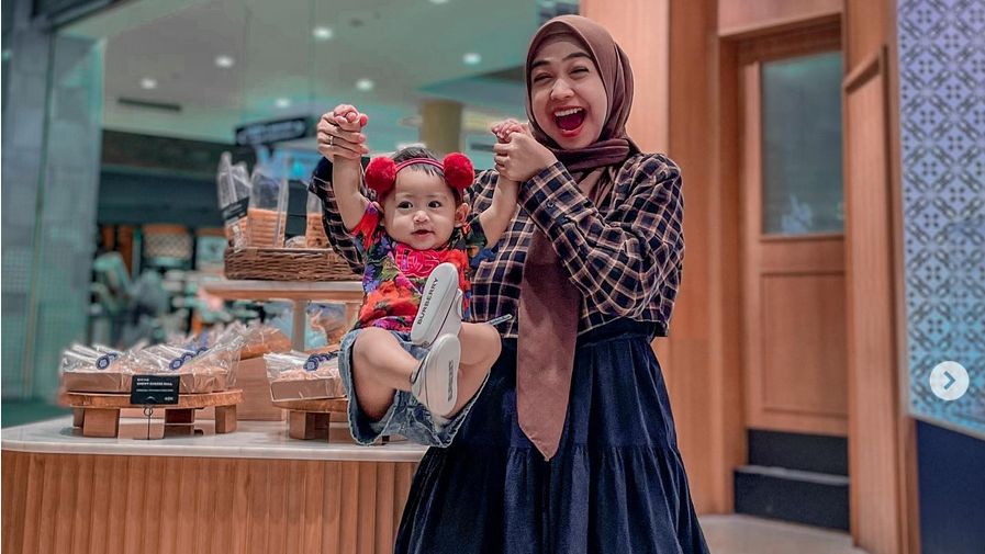 Ria Ricis Cari Chef untuk Masakin Anaknya MPASI, Netizen Langsung Mencibir: Paling Enak Masakan Ibu