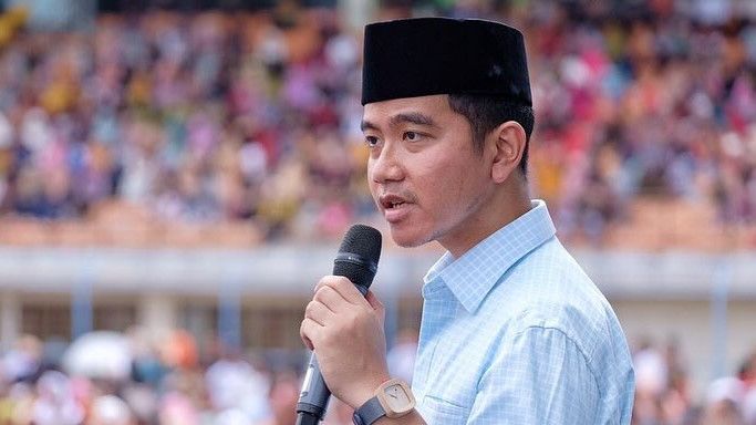 Absen Saat Deklarasi Kemenangan Bareng Prabowo, Gibran Pilih Ngantor di Solo