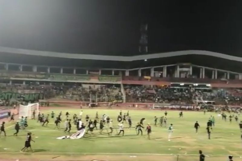 Momen Bonek Rusak Fasilitas Stadion Delta Sidoarjo Usai Persebaya Kalah Lagi