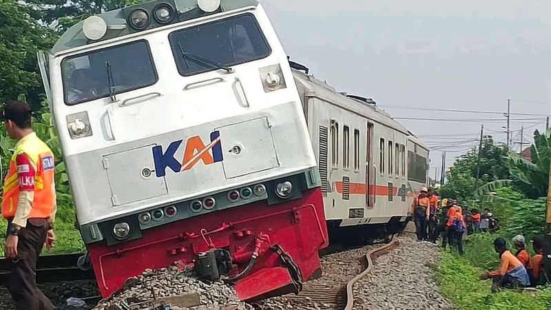 Kereta Api Pandalungan Anjlok Di Tanggulangin Sidoarjo Jawa Timur - ERA.ID