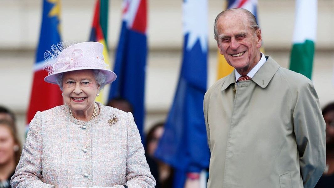 Tak Cuma Keluarga, Pangeran Philip Juga Berikan Tiga Pegawai Kesayangannya Warisan