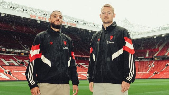 Ligt dan Mazraoui Akan Mulai Debut Bareng Manchester United Saat Bentrok Fulham