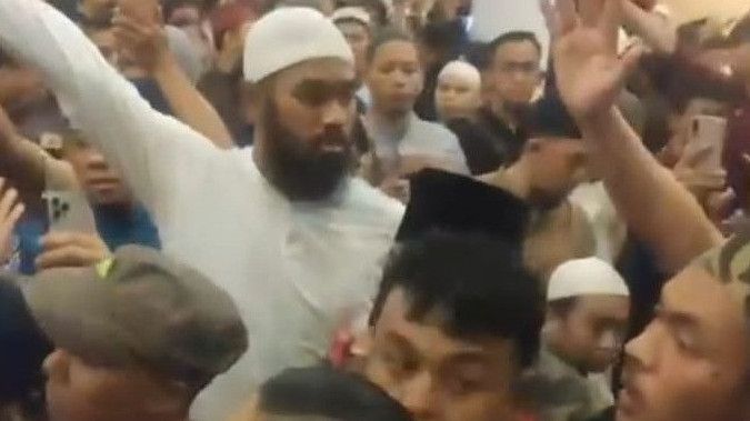 Ustaz Syafiq Riza Basalamah Ditolak Ansor di Surabaya, Ini Kata Pengurus Masjid