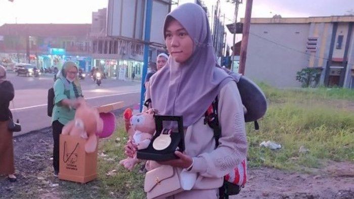 Atlet Jabar Peraih Emas di PON Papua Pulang Naik Bus Umum, Diabaikan Ridwan Kamil dkk?