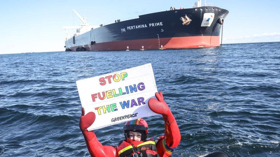 Greenpeace Blokir Kapal Pertamina Lantaran Beli Minyak Rusia, Netizen: Giliran Invasi Israel ke Palestina Kalian Membisu!