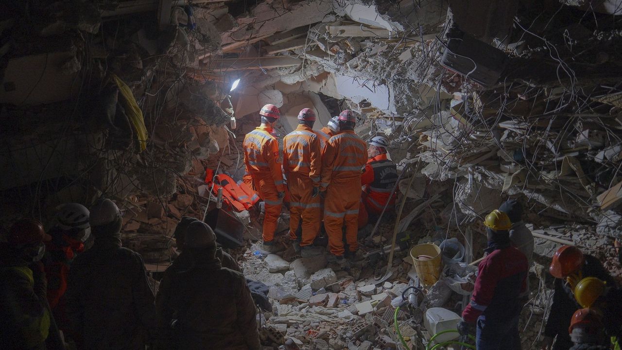 Erdogan Berjanji dalam Setahun Akan Hidupkan Kembali Daerah yang Remuk Diguncang Gempa Turki