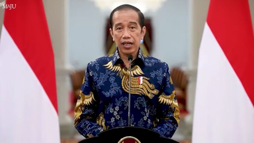 Demi Hentikan COVID-19, Jokowi: Tak Ada Tempat Lebih Baik Selain di Rumah dan Jauhi Kerumunan