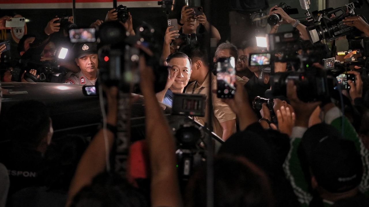 Tenaga Belum Habis, Tom Lembong Gugat Balik Tiga Hakim yang Merugikannya