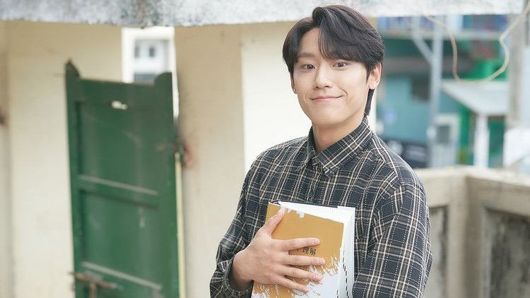 Lee Do Hyun Ungkap Perasaan dan Pandangan Tentang Drama Youth of May