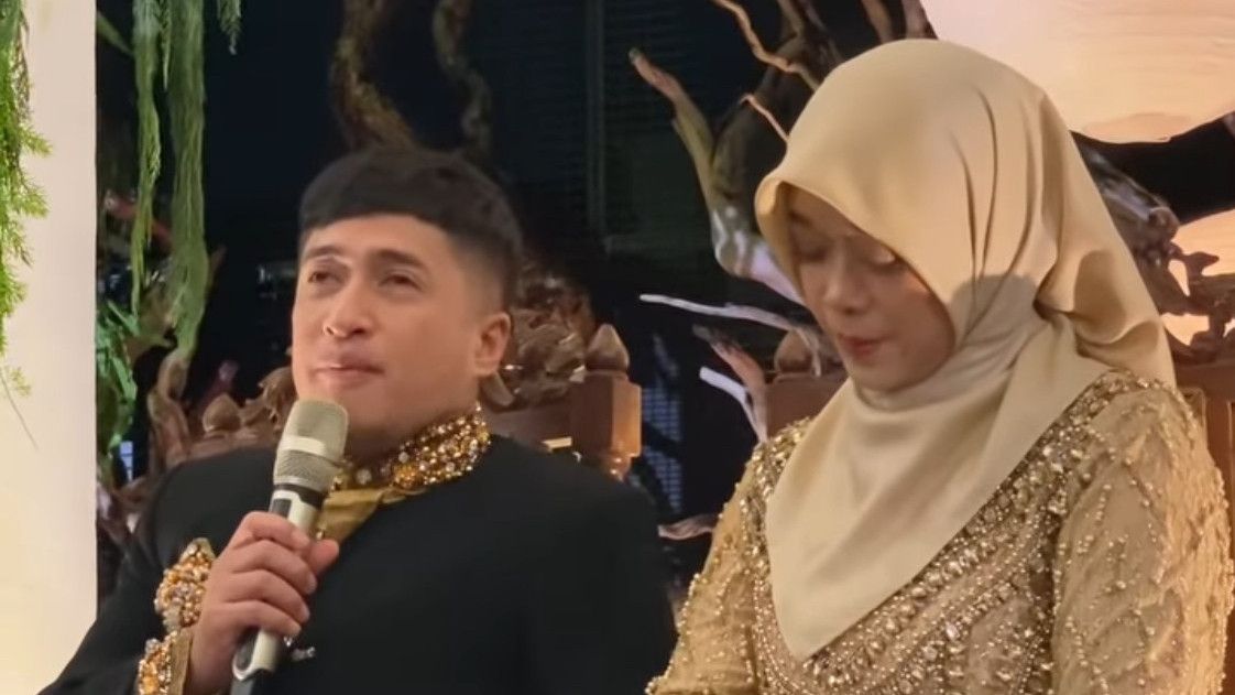 Rayakan Hari Pernikahan yang ke-17 Bareng Kelima Anak, Irfan Hakim Bongkar Sifat Istri yang Bikin Kagum