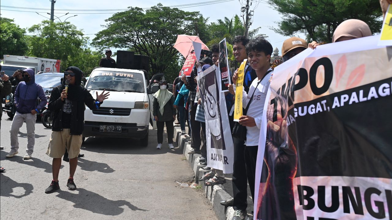 Demo Jurnalis Depan Kantor Amran Sulaiman Dikotori Aksi Tandingan yang Pancing Kericuhan