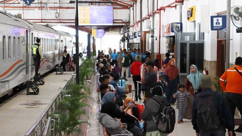 Jalur Kereta di Semarang Normal Kembali Pasca KA Brantas Tabrak Truk