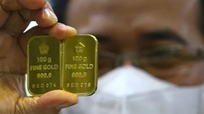 Harga Emas Antam Hari Ini Turun Lagi Rp5.000 per Gram