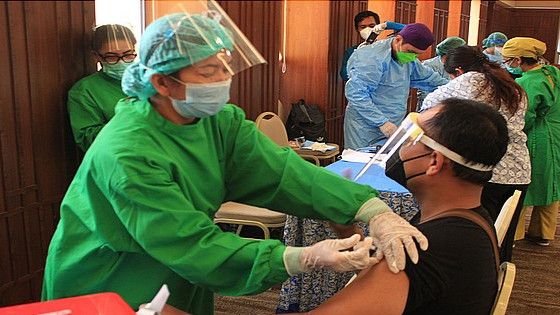 Kabar Baik! 94 Juta Orang Indoensia Sudah Terima Vaksin COVID-19 Dosis Lengkap