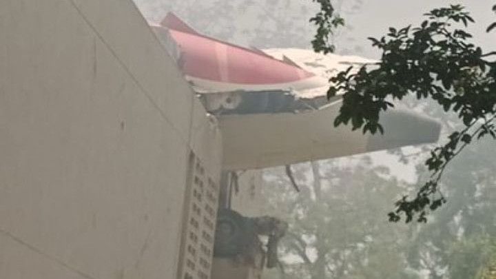 Terkejut dan Sedih, Menteri Penerbangan India Pantau Langsung Insiden Air India