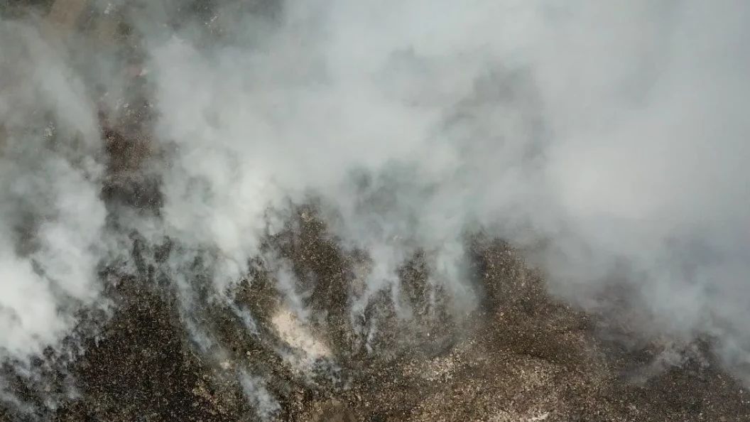 Kebakaran TPA Sarimukti Tak Kunjung Padam, Gubernur Jabar Minta Warga Kurangi Produksi Sampah