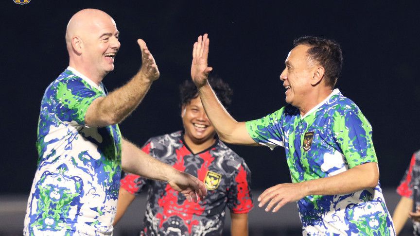 Iwan Bule Main Bola dengan Presiden FIFA, Kaesang: Kami Pemilik Tim Hanya Bisa Tersenyum