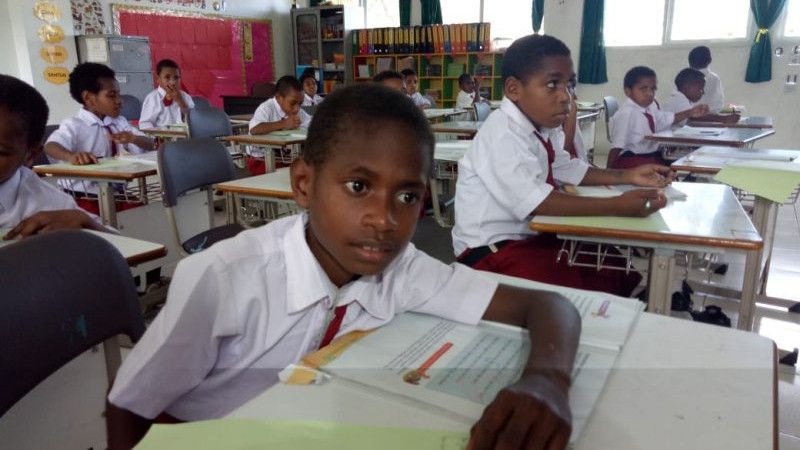 Guru di Papua yang Nekat Masuk Kelas Tapi Belum Divaksin Bakal Ditindak Tegas
