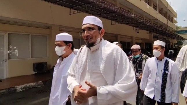 Bebas dari Penjara, Eks Petinggi FPI Sobri Lubis Curhat: 8 Bulan Nggak Kena Matahari