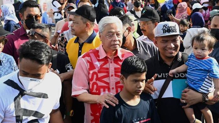 Pakai Kemeja Rp23 Juta dari Brand Mewah Burberry, Perdana Menteri Malaysia Ismail Yaakob Dikritik Rakyat