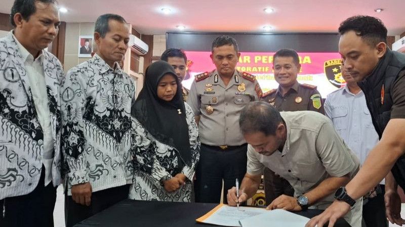 Kasus Guru Cukur Rambut Murid di Jambi Berakhir Damai, Status Tersangka Dicabut
