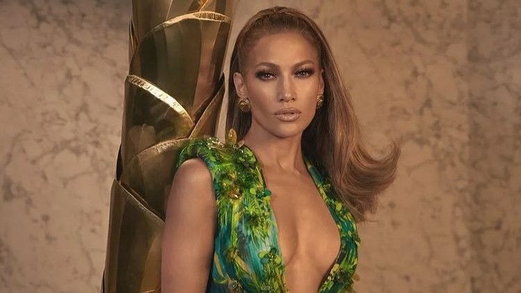 Ubah Foto Media Sosial Jadi Gelap, Jennifer Lopez Siap Rilis Album Baru?
