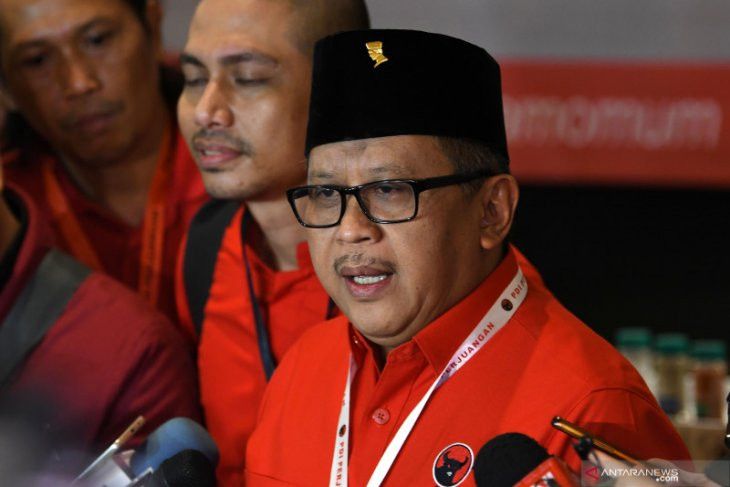 Bertemu Khofifah dan Eri, Hasto PDIP: Diskusi soal Jatim dan Indonesia, Tak Ada Politik