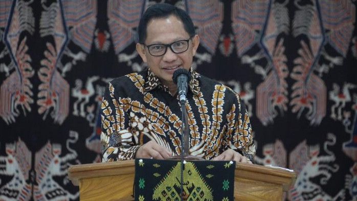 Mendagri Tito Nilai Wacana Pilkada Serentak Dimajukan Ke September 2024 ...