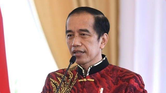 Momen Jokowi Dipeluk Warga, Bikin Paspampres 'Salting'