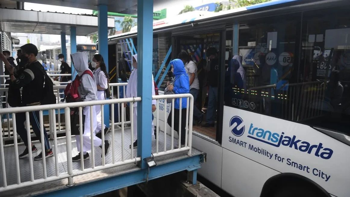 15 Golongan Masyarakat Gratis Naik Angkutan Umum, Mulai dari PNS DKI hingga Penghuni Rusun