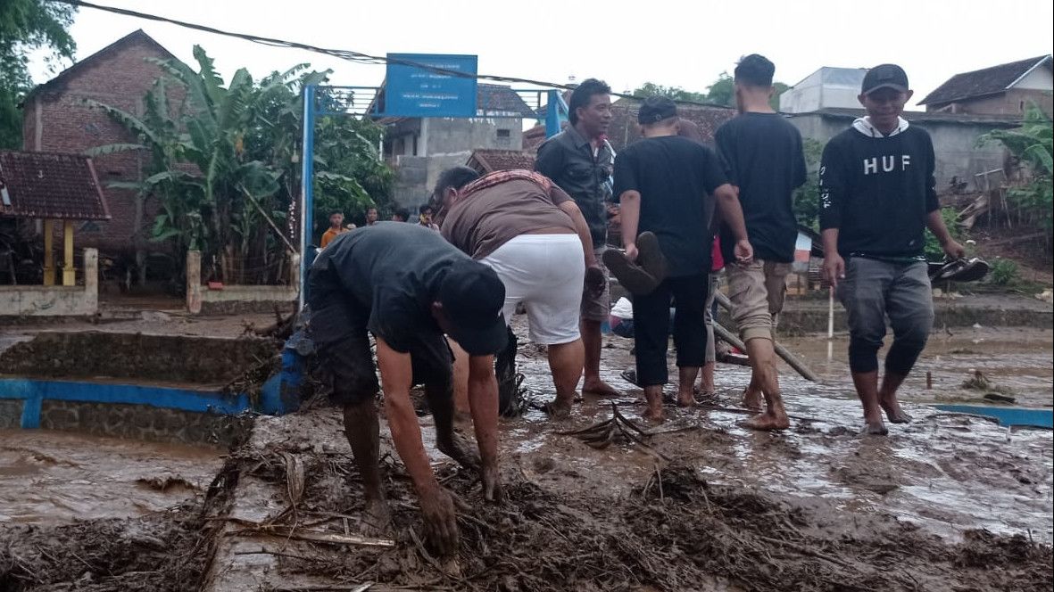 Update Banjir Bandang Garut: 100 Orang Terpaksa Mengungsi