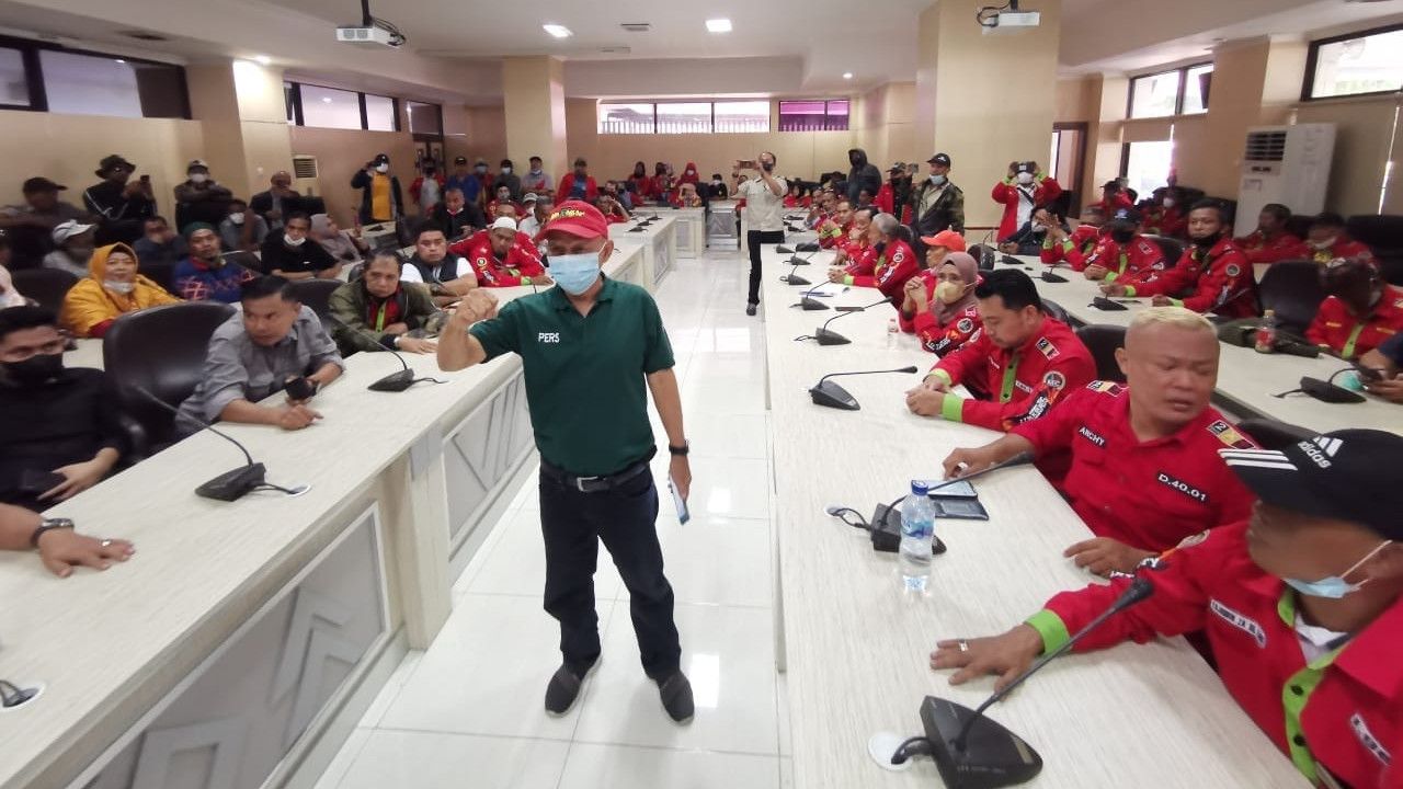 Saat Ratusan Mantan Ketua RT RW di Makassar Ngamuk, Danny Pomanto Malah Pamer Kata 'Metaverse'