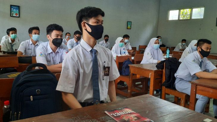 Anggota DPRD Soroti Beasiswa Pelajar di Surabaya: Persyaratannya Sulit Dipenuhi!