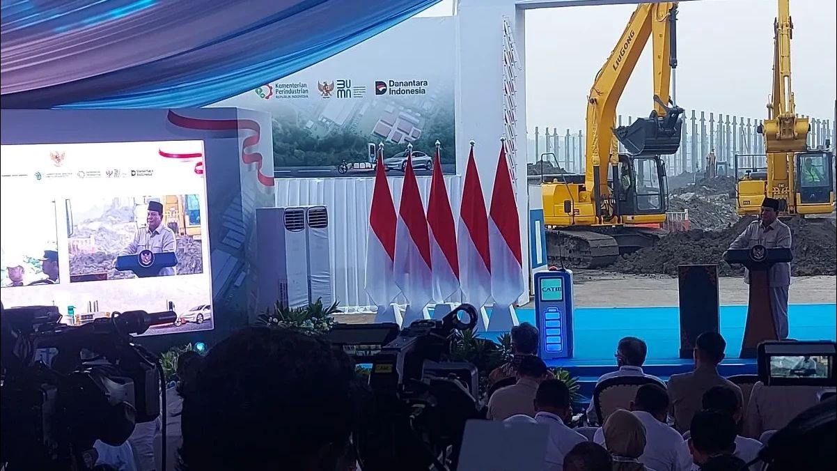 Prabowo Hadiri Groundbreaking Proyek Ekosistem Baterai Kendaraan Listrik di Karawang