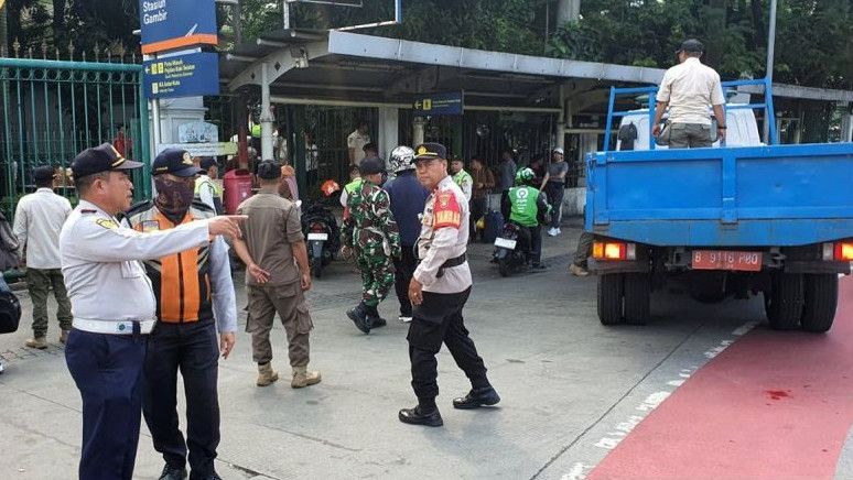 4 Jukir Liar di Pasar Tanah Abang Ditangkap, Patok Tarif Parkir Rp60 Ribu