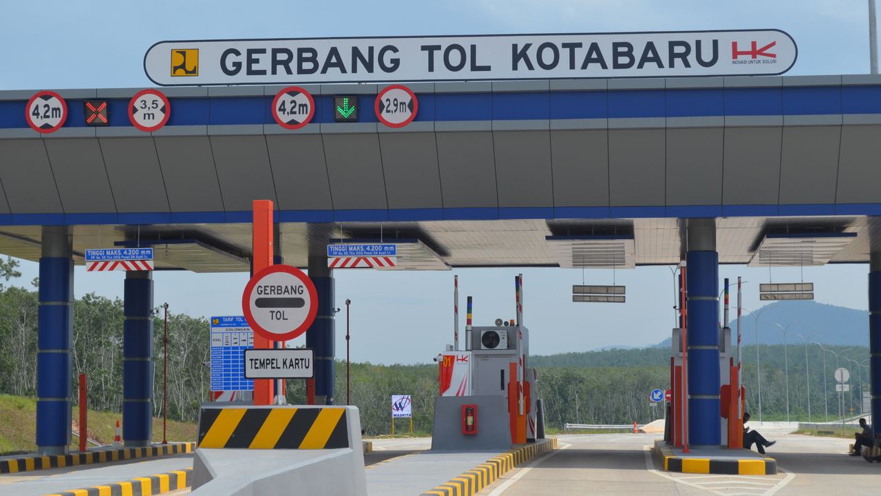 Dua Mobil Lolos Pakai 1 E-Toll, Ini Penjelasan Pengelola Tol Trans Sumatra