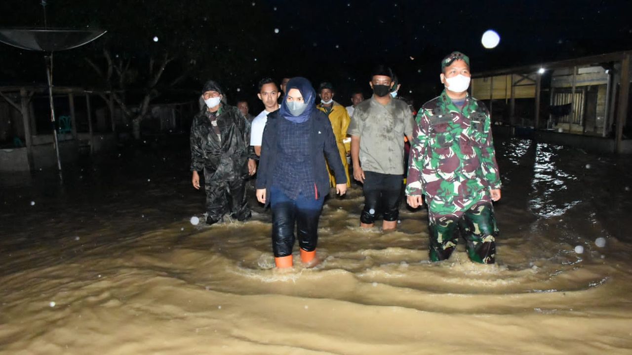 Hujan Seharian, Mandailing Natal Diterjang Banjir dan Tanah Longsor