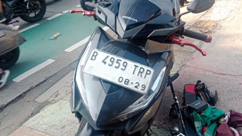 Pengendara Motor Tewas Usai Dilindas Ban Belakang Truk di Pasar Minggu Jaksel