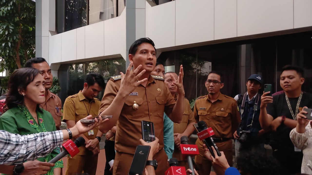 Jalani Sanksi, Lucky Hakim Mulai 'Magang' di Kemendagri Besok