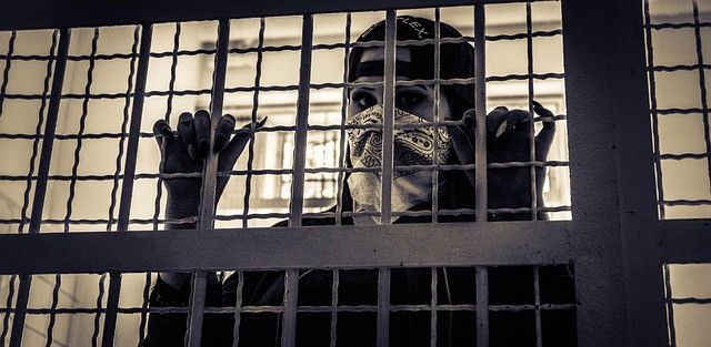 Apes, Istri di Cimahi Terjerat Usai Main Borgol-borgolan dengan Suami